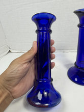 गैलरी व्यूवर में इमेज लोड करें, Vintage Imperial Glass Cobalt Blue Taper Candlestick Holders Mid Century Pair