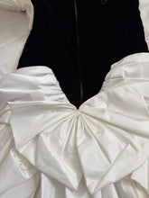 Load image into Gallery viewer, Vintage Whats Up by Carol Black Velvet-bodice Gown Size 8