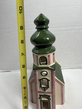 Charger l'image dans la galerie, Vintage Leyk Lichthäuser "Barock-Kirche" Hand-Painted Ceramic Church Tea Light Holder — Green, Signed