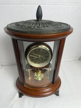 Charger l'image dans la galerie, Vintage Bombay Company Cherry Wood Pendulum Desk Clock — AS-IS