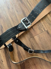 Charger l'image dans la galerie, Vintage Bucheimer Sam Browne Belt