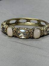 गैलरी व्यूवर में इमेज लोड करें, HEIDI DAUS Grand Slam Golden Shadow Crystal Deco Bracelet Large #9 — Crystal