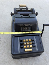 Charger l'image dans la galerie, Antique Underwood Sundstrand 6102 Hand Crank Adding Machine with Original Cover – AS-IS