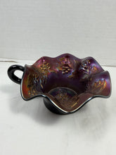 Charger l'image dans la galerie, Antique Dugan Holly & Berry Amethyst Carnival Glass Ruffled Bowl, c. 1909