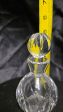 Charger l'image dans la galerie, Marquis by Waterford Ceylon Crystal Perfume Bottle Decanter with Stopper