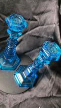गैलरी व्यूवर में इमेज लोड करें, Pair of Fostoria “Henry Ford Museum” Copper Blue Argus Candlesticks – Mid-Century Glass Art Pair