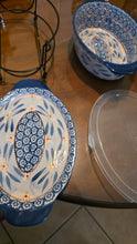 Load image into Gallery viewer, Temp-tations Old World Blue 2 Qt Oval Baker w/ Lid & Wire Rack – By Tara