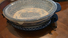 Load image into Gallery viewer, Temp-tations Old World Blue 2.5 Qt Oval Baker w/ Lid & Wire Rack – By Tara