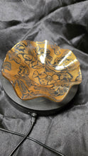 将图片加载到图库查看器,Vintage Mid-Century Modern Gold Floral Ruffled Glass Bowl – Handkerchief Edge Candy Dish