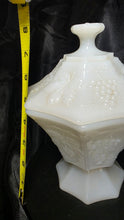 将图片加载到图库查看器,Vintage Anchor Hocking Harvest Grape Milk Glass Candy Dish with Lid