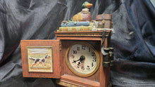 将图片加载到图库查看器,1998 FIGI Wilderness Bound Hinged Hunting Theme Desk Clock Mallard Duck