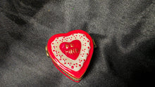将图片加载到图库查看器,Vintage Be Mine Heart Trinket Box Porcelain Hinged Valentine Candy Box
