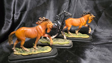 将图片加载到图库查看器,Vintage Horse Figurines Set of 3 Black Stallion & Running Colts Resin Display