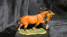 将图片加载到图库查看器,Vintage Horse Figurines Set of 3 Black Stallion & Running Colts Resin Display