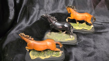 将图片加载到图库查看器,Vintage Horse Figurines Set of 3 Black Stallion & Running Colts Resin Display