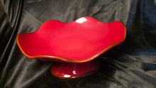 Cargar imagen en el visor de la galería, Southern Living At Home Cinnabar Footed Ruffled Edge Serving Bowl