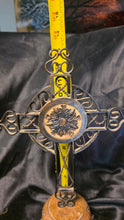 将图片加载到图库查看器,Ornate Celtic Style Metal Cross on Stone Base Decorative Tabletop Crucifix
