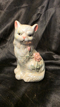 将图片加载到图库查看器,Vintage Lusterware Persian Cat Figurine Pink Rose Iridescent Glaze