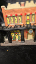 Cargar imagen en el visor de la galería, The Pioneer Woman P-Town Pizza Shop Lighted Holiday Village 2020