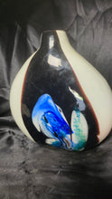 Cargar imagen en el visor de la galería, Vintage Hand-Blown Studio Art Glass Abstract Swirl Vase