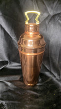 Cargar imagen en el visor de la galería, Vintage Copper Cocktail Shaker Brass Handle Lid Barware