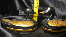 Charger l'image dans la galerie, Vintage Hand Carved Black & Gold Lacquerware Duck Trinket Boxes Pair