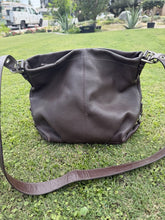 Cargar imagen en el visor de la galería, Coach F15064 Brown Pebbled Leather Convertible Duffle Hobo Shoulder Bag