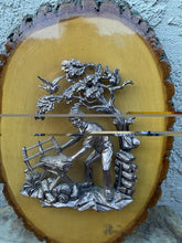 गैलरी व्यूवर में इमेज लोड करें, Vintage German 3D Metal Woodcutter Plaque Tree Slice Folk Art Personal Note