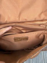Cargar imagen en el visor de la galería, Assots London Genuine Leather Croc Embossed Satchel Handbag Tan Brown Crossbody