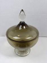 Charger l'image dans la galerie, Vintage MCM Avocado Green Art Glass Lidded Compote Bubble Pedestal Dish