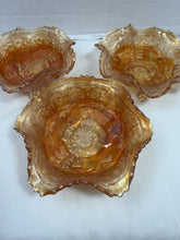 गैलरी व्यूवर में इमेज लोड करें, Antique Fenton Marigold Carnival Glass Panther Footed Berry Bowls Set of 3