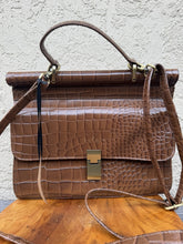 Cargar imagen en el visor de la galería, Assots London Genuine Leather Croc Embossed Satchel Handbag Tan Brown Crossbody