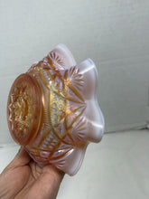 गैलरी व्यूवर में इमेज लोड करें, Antique Dugan Ski Star Peach Opalescent Carnival Glass Ruffled Bowl 1910