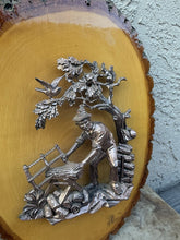 गैलरी व्यूवर में इमेज लोड करें, Vintage German 3D Metal Woodcutter Plaque Tree Slice Folk Art Personal Note