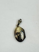 Load image into Gallery viewer, Vintage 925 Sterling Silver Gold Tone Botanical Engraved Oval Locket