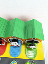 Charger l'image dans la galerie, Vintage 2003 TOMY Thomas & Friends Pop-Out Engine Shed Plastic Toy