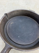 Load image into Gallery viewer, Vintage Wagner Ware No. 1061 Fat-Free Fryer - back view