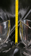 Charger l'image dans la galerie, Vintage New Martinsville Nautilus Shell Glass Bookend Vase Pair Art Deco