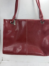 गैलरी व्यूवर में इमेज लोड करें, Sag Harbor Vintage Red Faux Leather Glossy Shoulder Tote Bag Large Zip