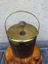 Charger l'image dans la galerie, Vintage Kraftware 1960s Faux Wood Grain Brass Ice Bucket 3 Quart Mid-Century