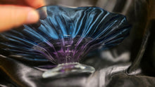 Charger l'image dans la galerie, 2002 Signed Seasholtz Studio Art Glass Amethyst Blue Ruffled Pedestal Bowl