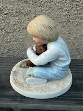 Charger l'image dans la galerie, 1999 Frances Hook Bear Hug Porcelain Figurine A Child's World Collection