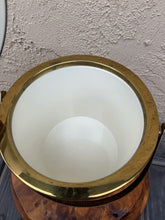 Charger l'image dans la galerie, Vintage Kraftware 1960s Faux Wood Grain Brass Ice Bucket 3 Quart Mid-Century