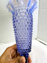 Charger l'image dans la galerie, Vintage 1950s Fenton Purple Opalescent Hobnail Ruffled Footed Glass Vase