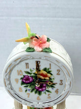 गैलरी व्यूवर में इमेज लोड करें, Avon Exclusive 2002 Weighted Tabletop Hummingbird Anniversary Clock