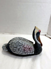 Charger l'image dans la galerie, Vintage Hand Painted Hand-Carved Wooden Pelican Figurine Handmade USA