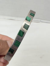 Load image into Gallery viewer, Vintage Taxco Mexico 925 Sterling Silver Malachite Hinged Bangle Bracelet