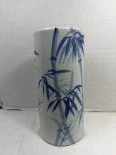 Cargar imagen en el visor de la galería, Vintage Japanese Sometsuke Blue White Ceramic Cylinder Vase Hand Painted Bamboo