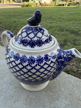 Cargar imagen en el visor de la galería, Vintage 1990s Boleslawiec Polish Pottery Teapot Blue Bird Lid Hand Painted