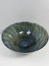 गैलरी व्यूवर में इमेज लोड करें, Vintage Kosta Boda Atoll Peacock Art Glass Bowl Bertil Vallien Sweden Signed